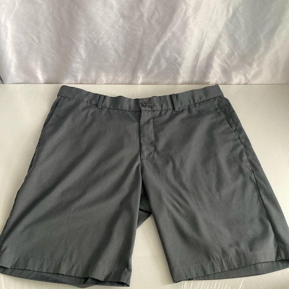 Nike Golf Dri-Fit Gray Standard Fit Shorts Size 36